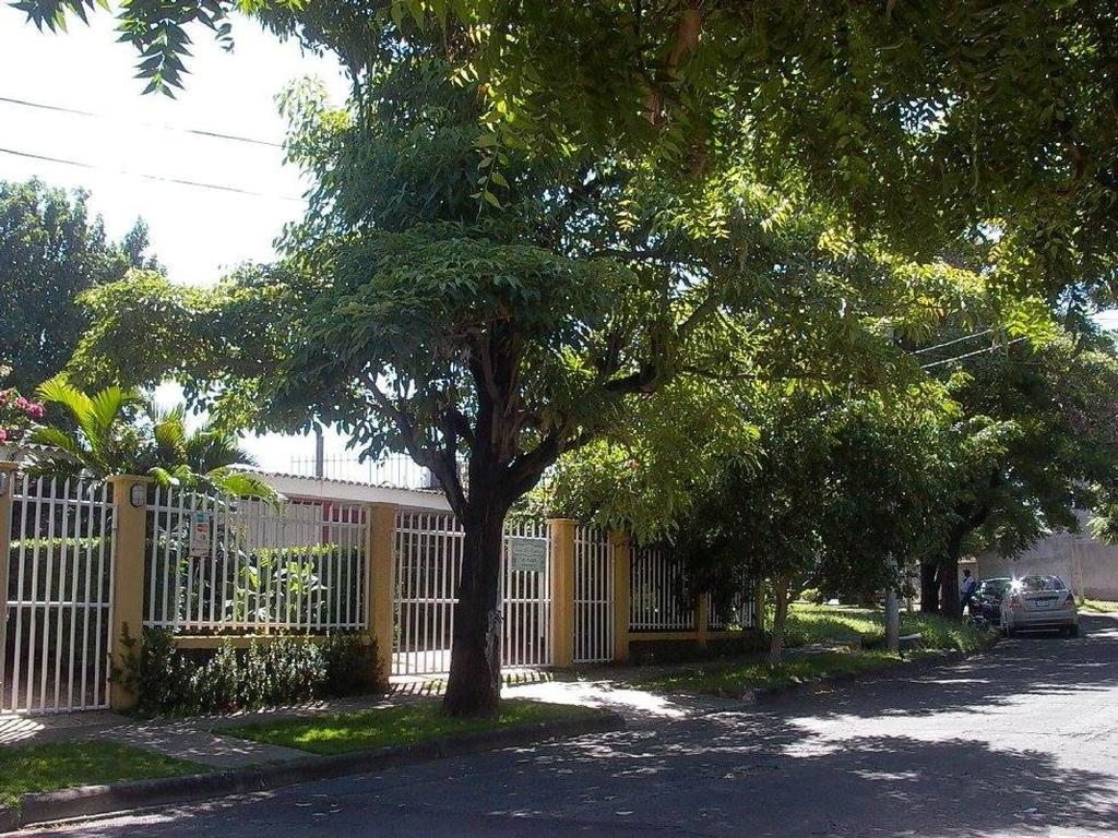Hostal Casa Los Espinoza Манагуа Екстериор снимка