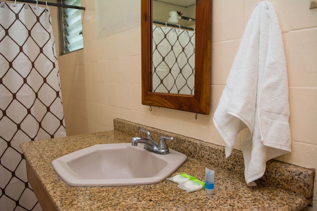 Hostal Casa Los Espinoza Манагуа Екстериор снимка