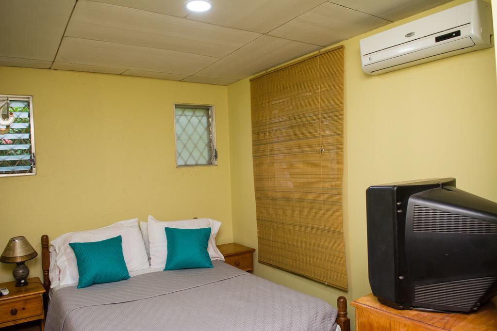 Hostal Casa Los Espinoza Манагуа Екстериор снимка