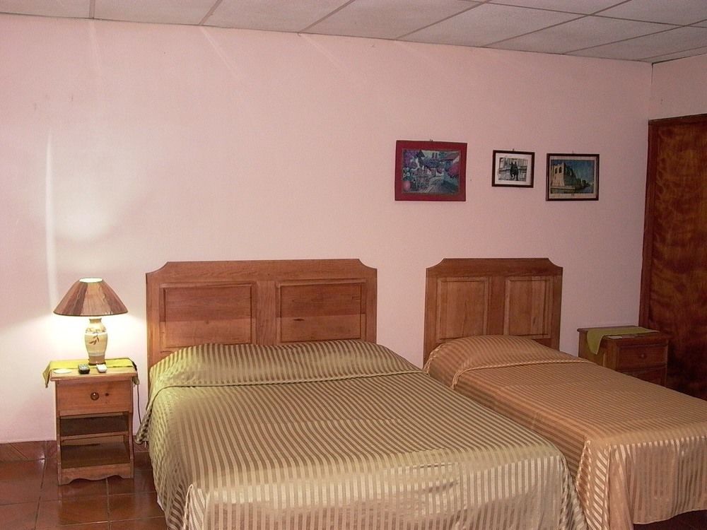 Hostal Casa Los Espinoza Манагуа Екстериор снимка
