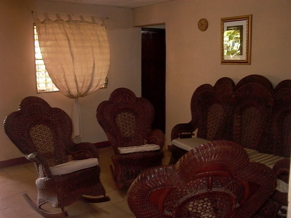 Hostal Casa Los Espinoza Манагуа Екстериор снимка