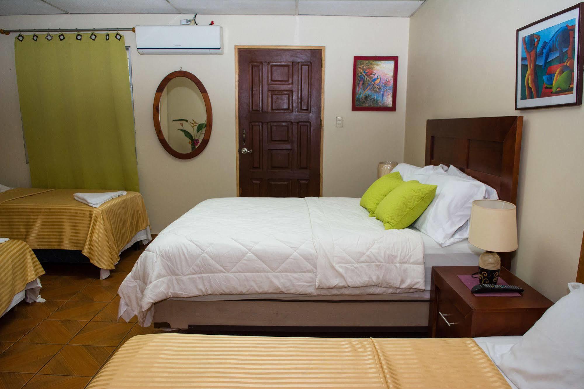 Hostal Casa Los Espinoza Манагуа Екстериор снимка